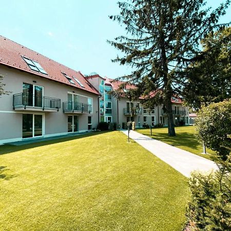 Ferienwohnung Fresh Green Wellness Apartman By Bltn Siófok Exterior foto